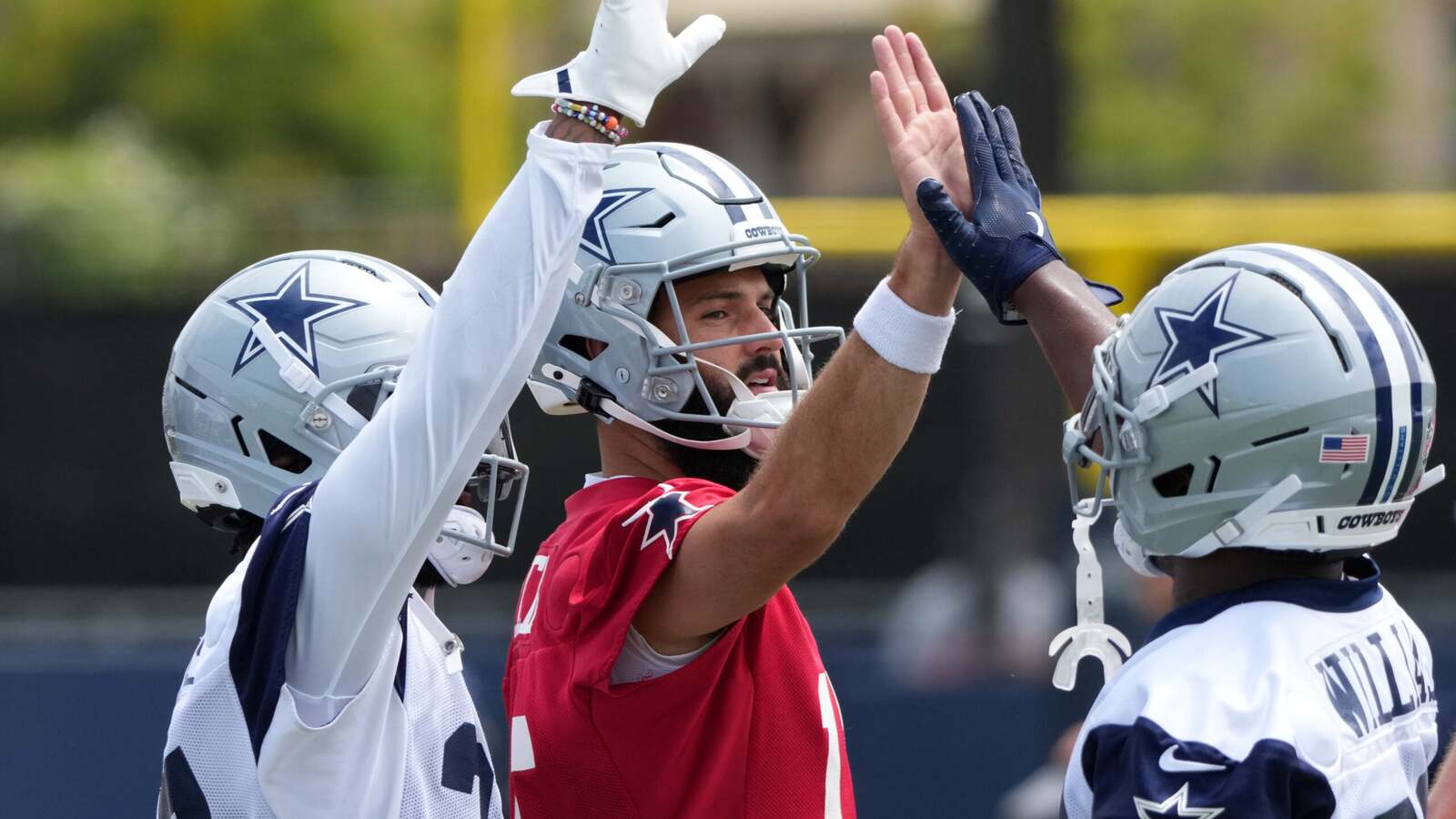 Cowboys offered job to former quarterback, and it shows why he played multiple years in Dallas