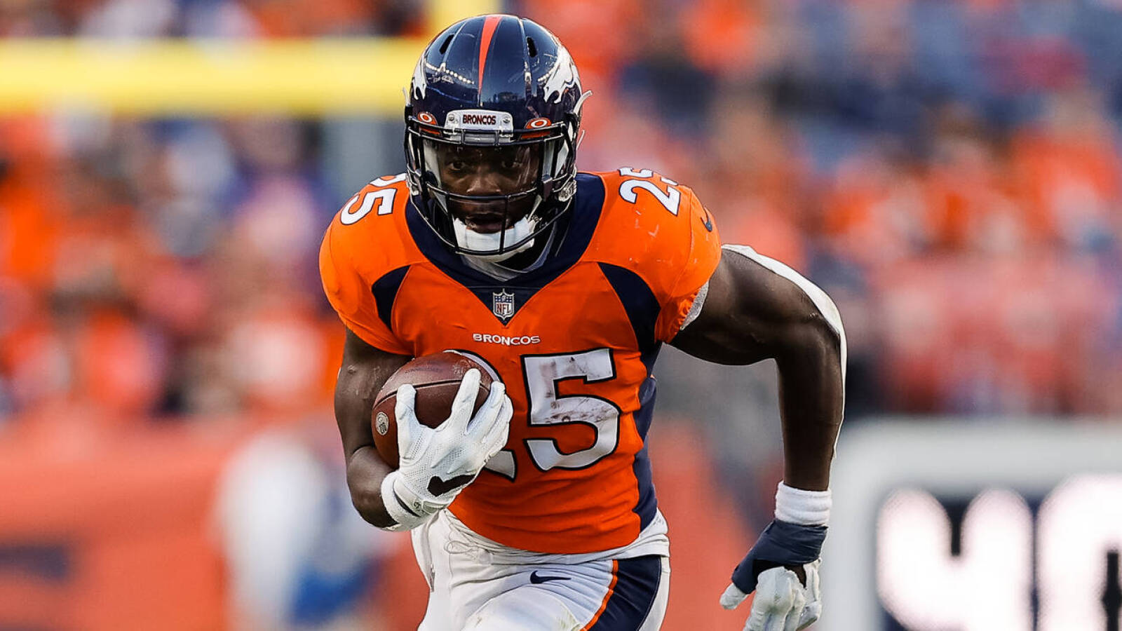 Melvin Gordon changes reps amid extended free agency - Vimarsana News