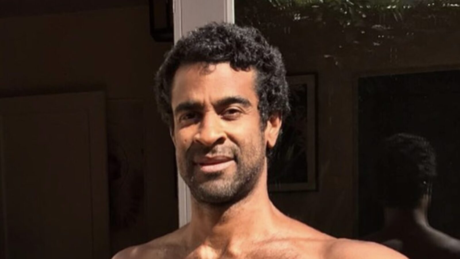 ‘Dawson’s Creek’ Star Obi Ndefo Dies at 51 & Is Remembered by Costar