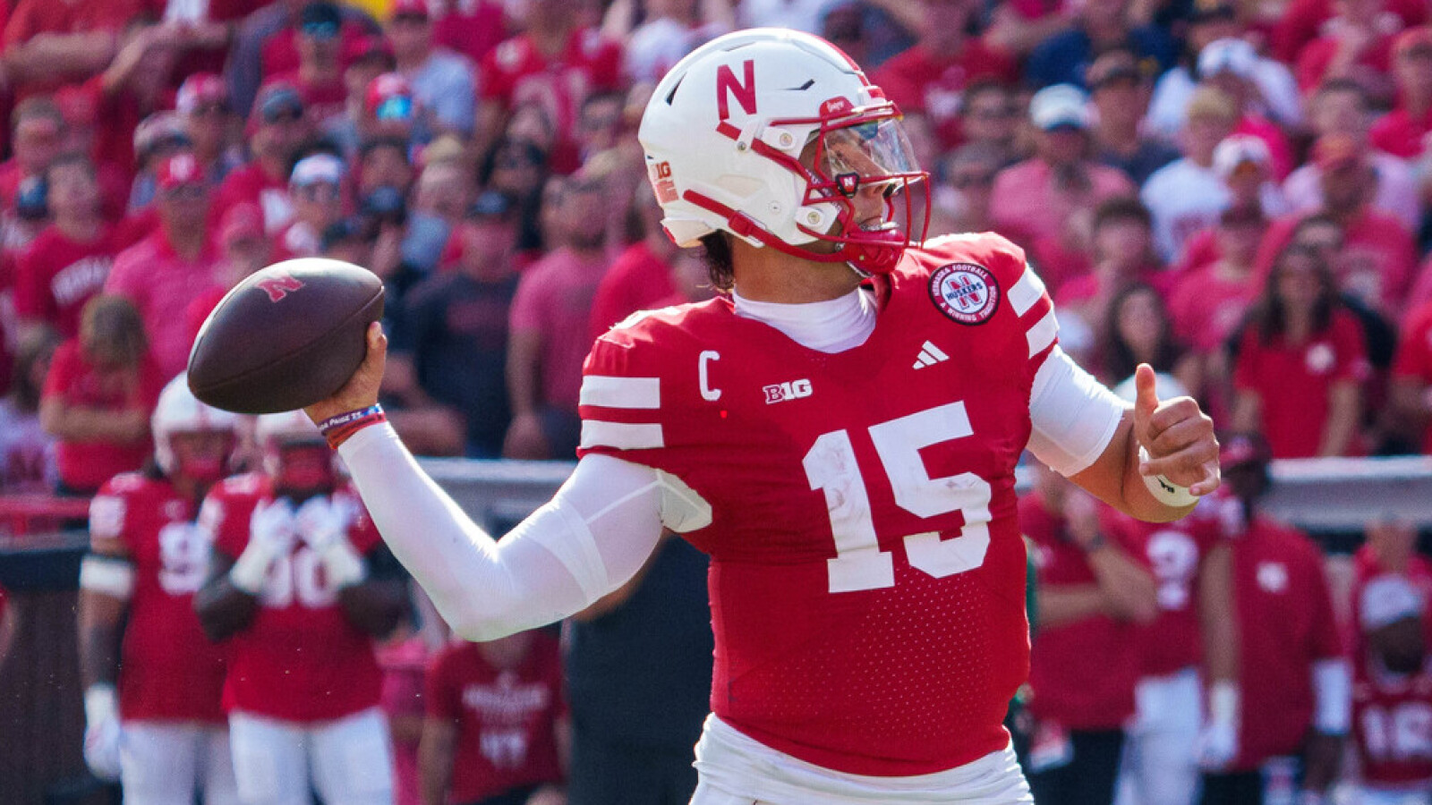 https://www.yardbarker.com/media/7/c/7c726d792174f73f891e4437b69bfd87a39bf999/thumb_16x9/michigan-gives-hail-mary-due-huge-coaching-blunder.jpg?v=1