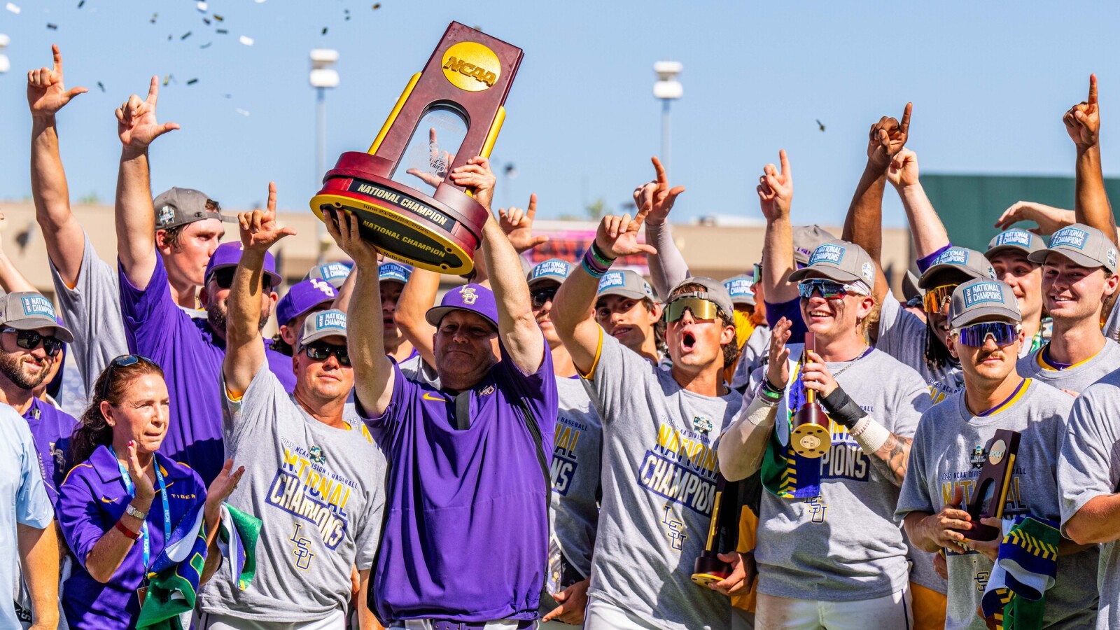 https://www.yardbarker.com/media/7/c/7c8bb167c86b49427e12ceea8fe7fb7cd95875d5/thumb_16x9/lsu-become-national-champions.jpg?v=1