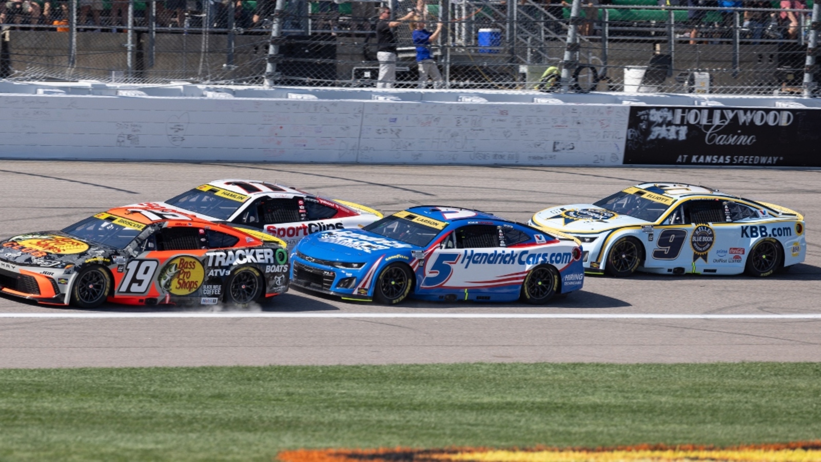 Dale Earnhardt Jr. reacts to NASCAR racing product at Kansas, takes issue with Next Gen aero