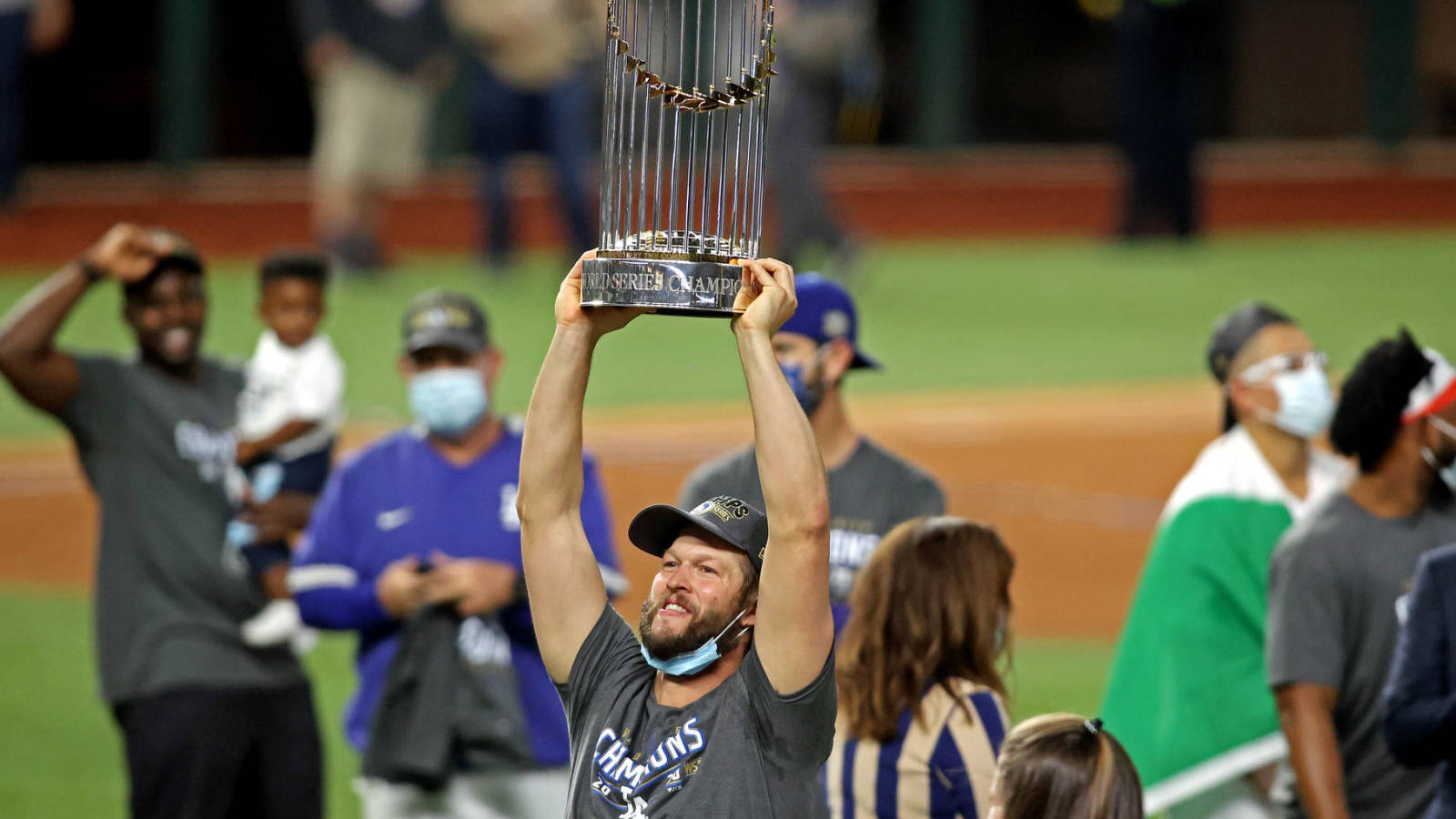 Dodgers favored to repeat as World Series champions
