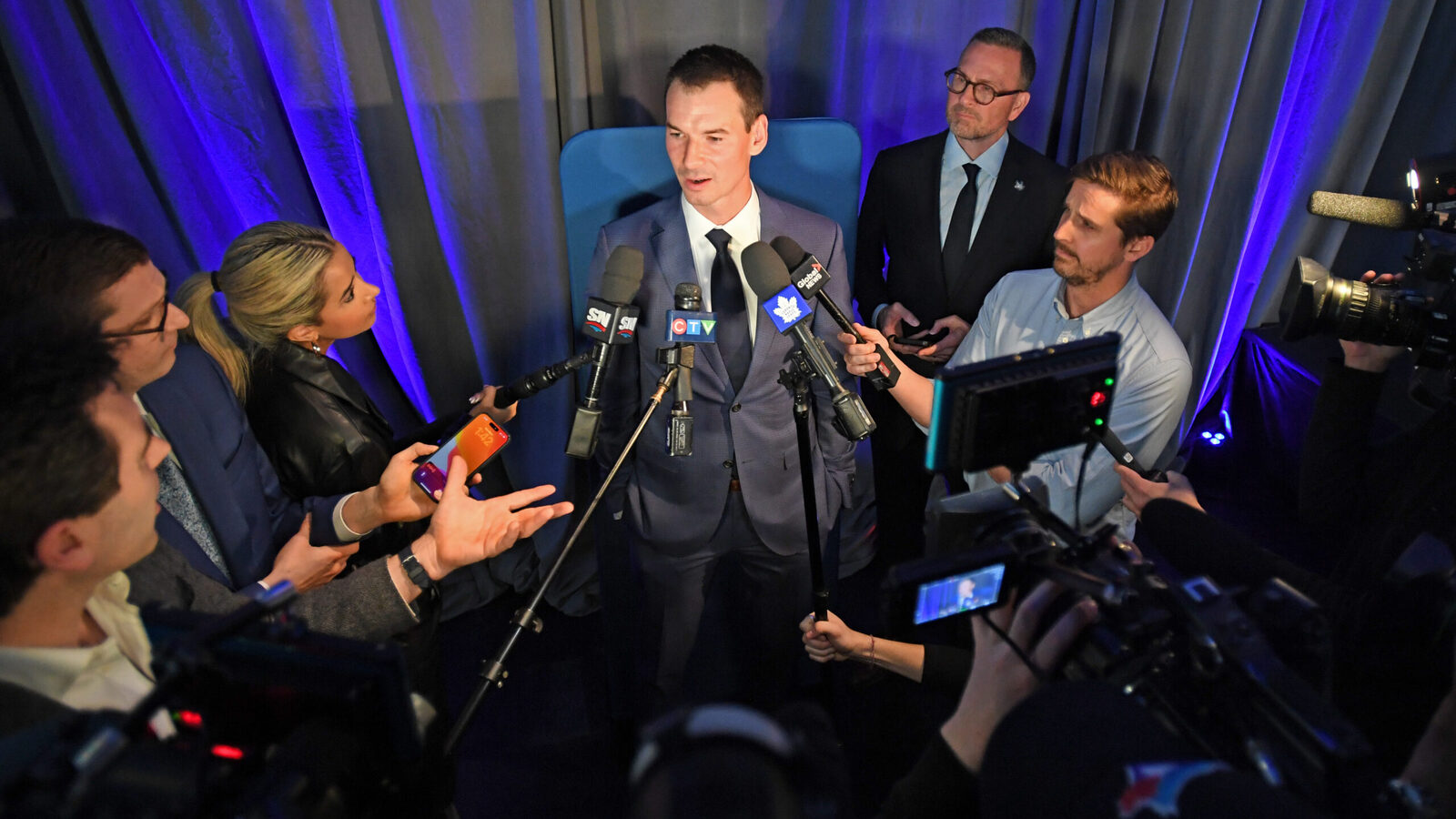 Report: Maple Leafs will entertain trade offers for first overall pick, unlikely to move it