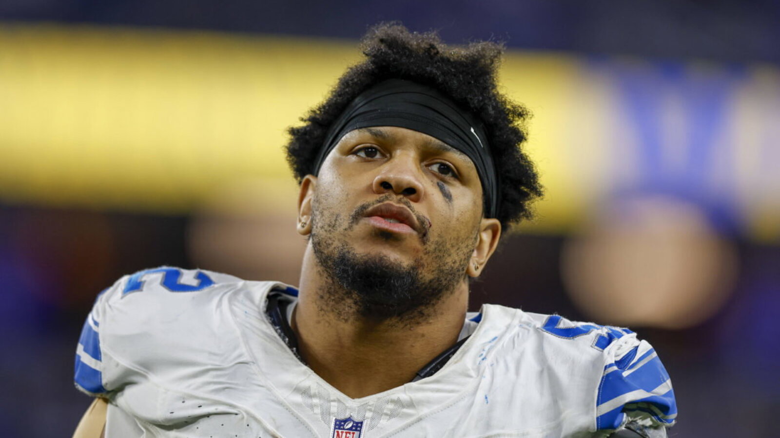 NFL first-round pick Marcus Davenport abruptly retires after 12 snaps with Bears