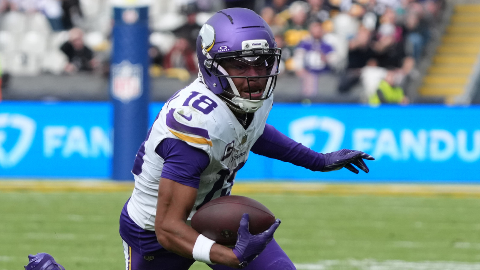 https://www.yardbarker.com/media/7/e/7e1caab08e2a93b5aa61a19c5825bdad347fa07e/thumb_16x9/sep-28-2025-dublin-ireland-minnesota-vikings-wide.jpg?v=1