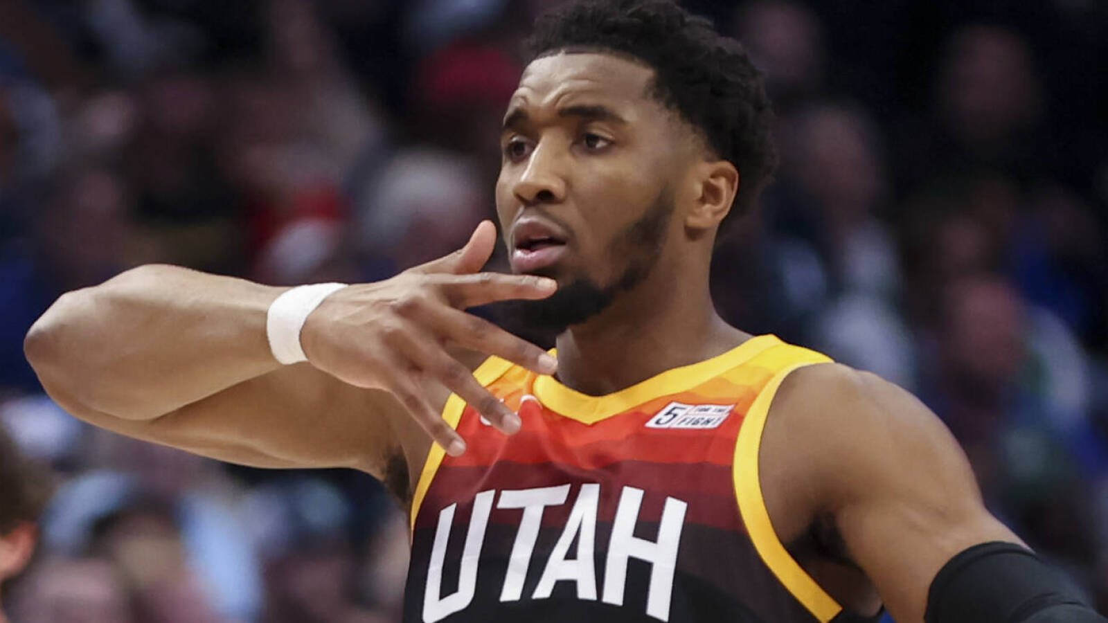 Report: Donovan Mitchell questioned Jazz after trades - Vimarsana News