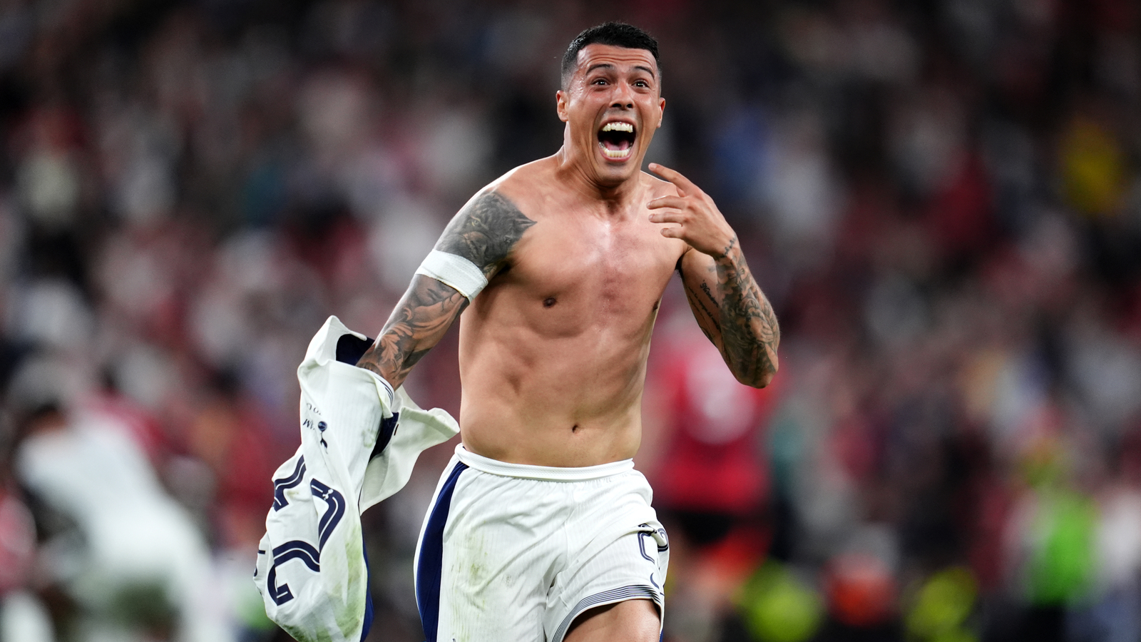 https://www.yardbarker.com/media/7/f/7f3b32f3906034f88c93a245b07a2ead9f8bea72/thumb_16x9/5212025-tottenham-hotspurs-pedro-porro-celebrates.jpg