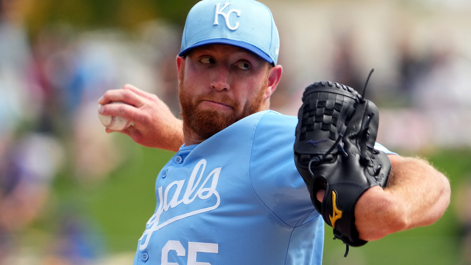 Dodgers select contract of right-handed reliever | Yardbarker