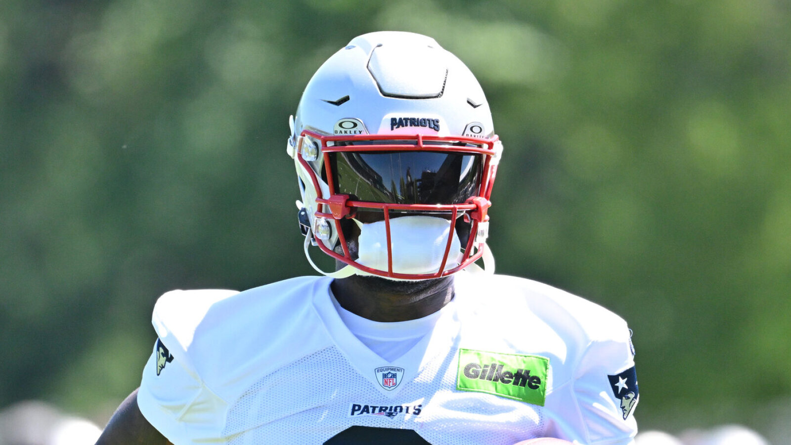 https://www.yardbarker.com/media/7/f/7fa63d7c37bab9f12350544069a3e2935e236ecd/thumb_16x9/texans-acquire-kayshon-boutte-as-injuries.jpg?v=1