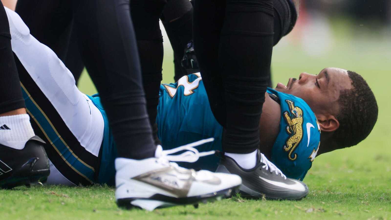 Jaguars DE Travon Walker undergoes wrist surgery, still day-to-day ...
