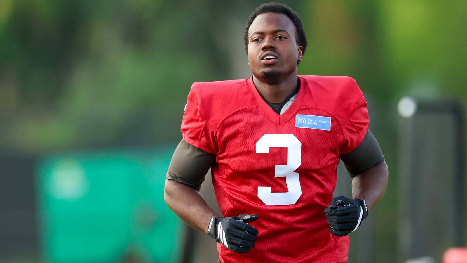 Rueben Bain Jr. and underdog rookie lead list of 6 Buccaneers players who have seen their stock go up after Week 1 of training camp