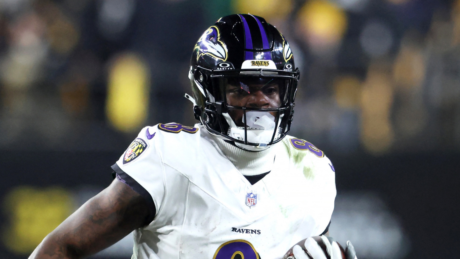 https://www.yardbarker.com/media/8/0/804198694a787482ff296335d16e2bb87a030866/thumb_16x9/lamar-jackson-appears-ready-big-decision.jpg?v=1