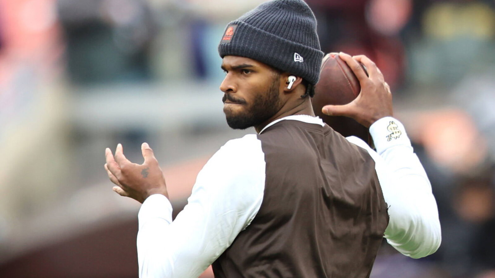 Shedeur Sanders Apologizes to Reporters Amid QB Competition