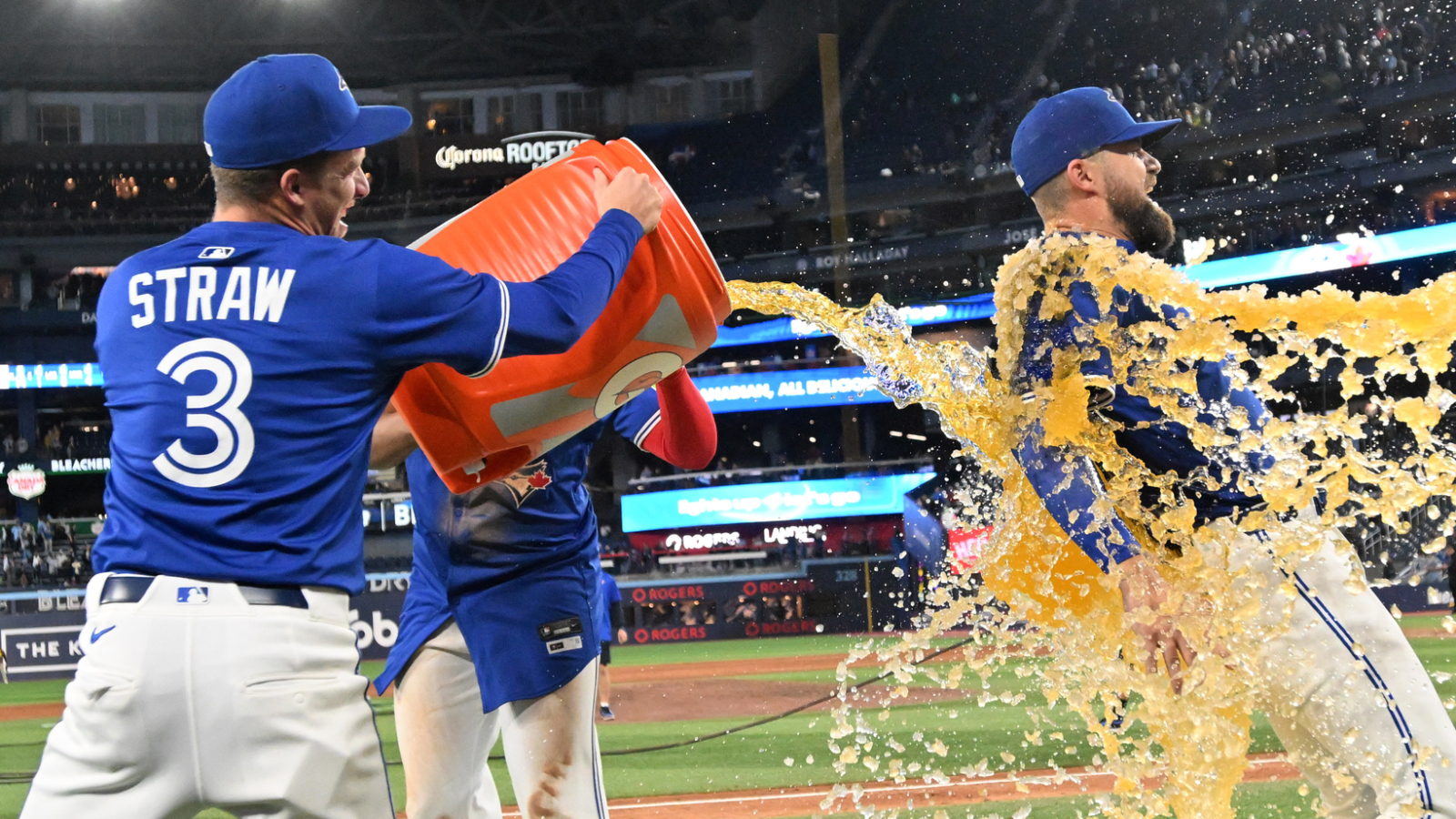 https://www.yardbarker.com/media/8/0/807565688ea71c945526e23a1470646b77ced533/thumb_16x9/watch-blue-jays-complete-sweep-padres-walk-off-win.jpg?v=1