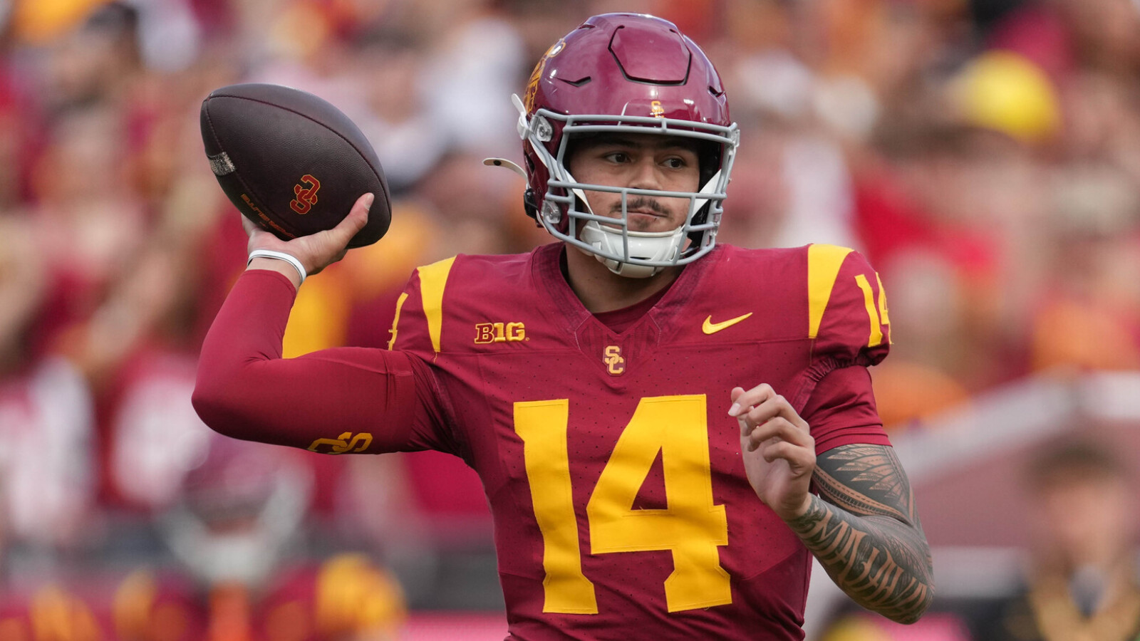 https://www.yardbarker.com/media/8/0/807997d47bb97f85627a64fe9438c61aa87881fb/thumb_16x9/ap-preseason-rankings-highlight-uscs-tough.jpg?v=1