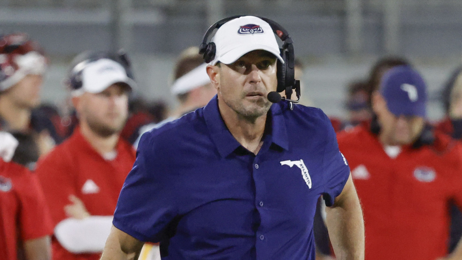 https://www.yardbarker.com/media/8/0/80818e9ed7ea427d6849f22a5c466165d876d2c3/thumb_16x9/tom-herman-getting-paid-surprisingly-little-help.jpg?v=1