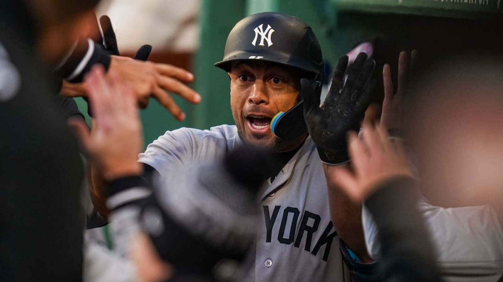 Yankees' Giancarlo Stanton feels right at home vs. Red Sox at Fenway