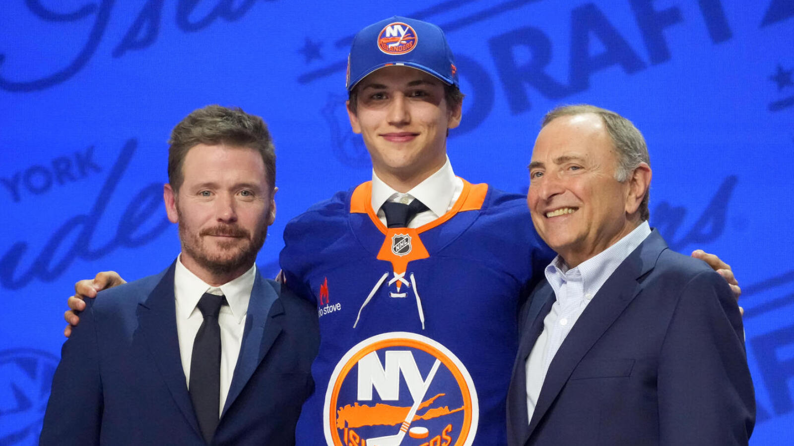 https://www.yardbarker.com/media/8/0/808447921cf2c404d8486bfede22bbbc0ea1a999/thumb_16x9/2025-nhl-draft-winners-losers.jpg?v=1