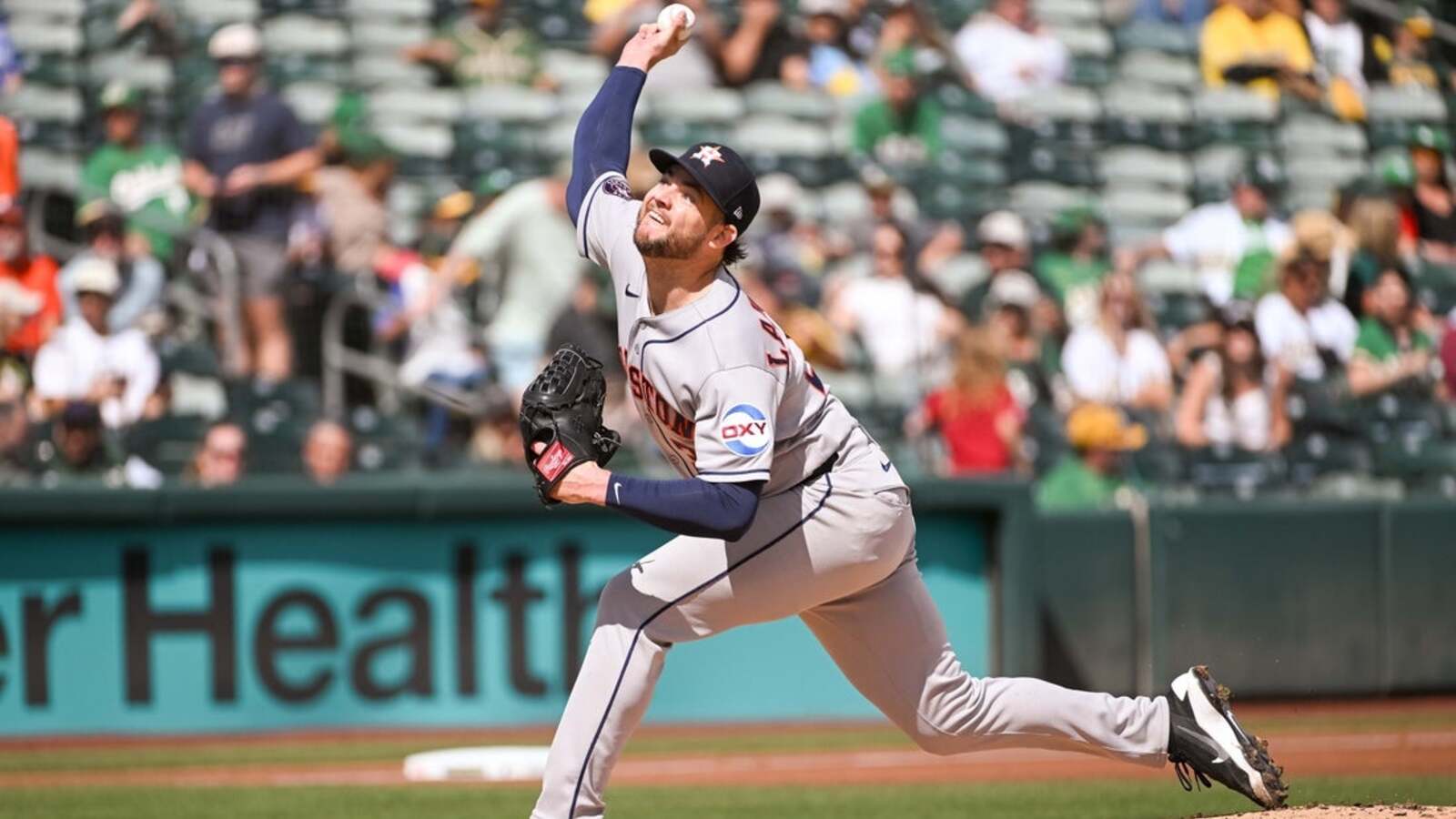 Astros celebrate American League West title with win vs. Athletics