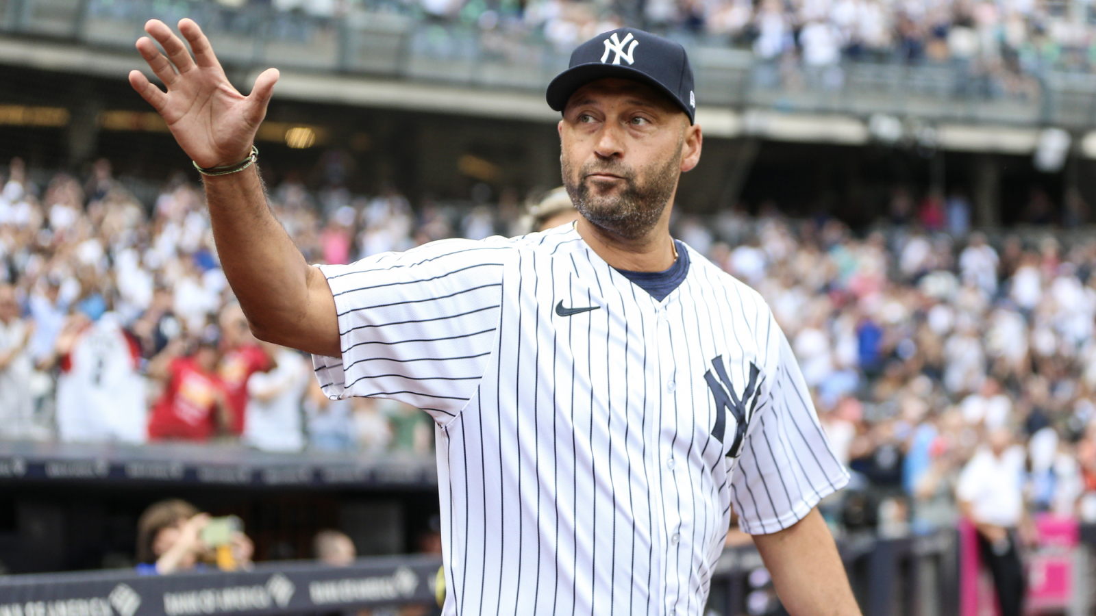 Jeter offers defense of Boone amid Yankees’ slump