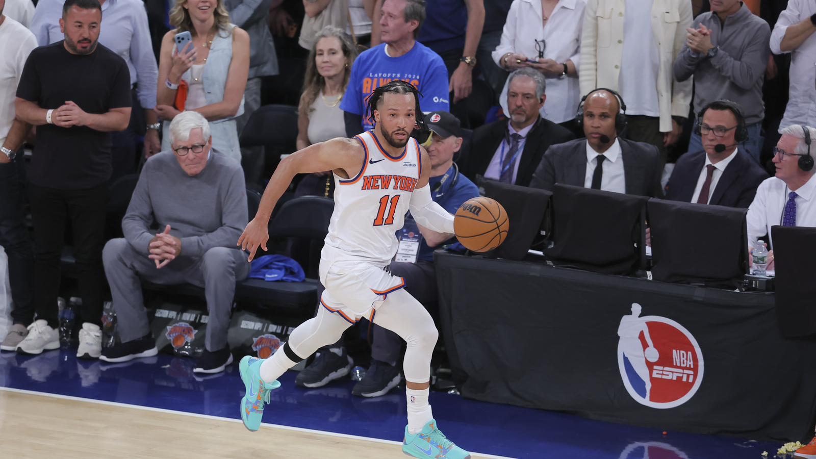 Stealin' 22: Captain clobbers Cavs as Knicks take Game 1 (Highlights)