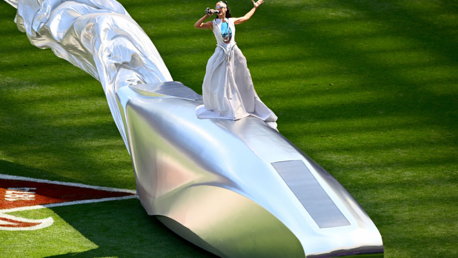 Katy Perry Takes AFL Grand Final by Storm Goon Bags, Glitter, and Game