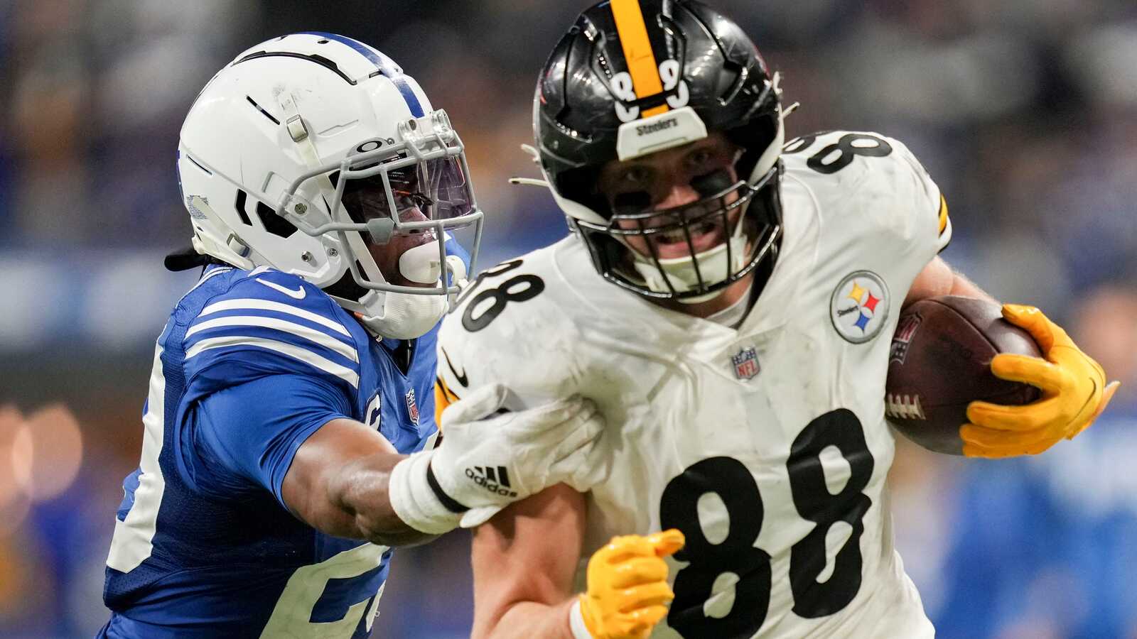 Steelers use Snell's TD, late stop to down Colts