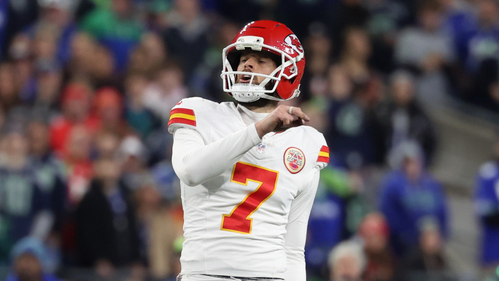Harrison Butker Works with Justin Tucker Amid Kicking Challenges