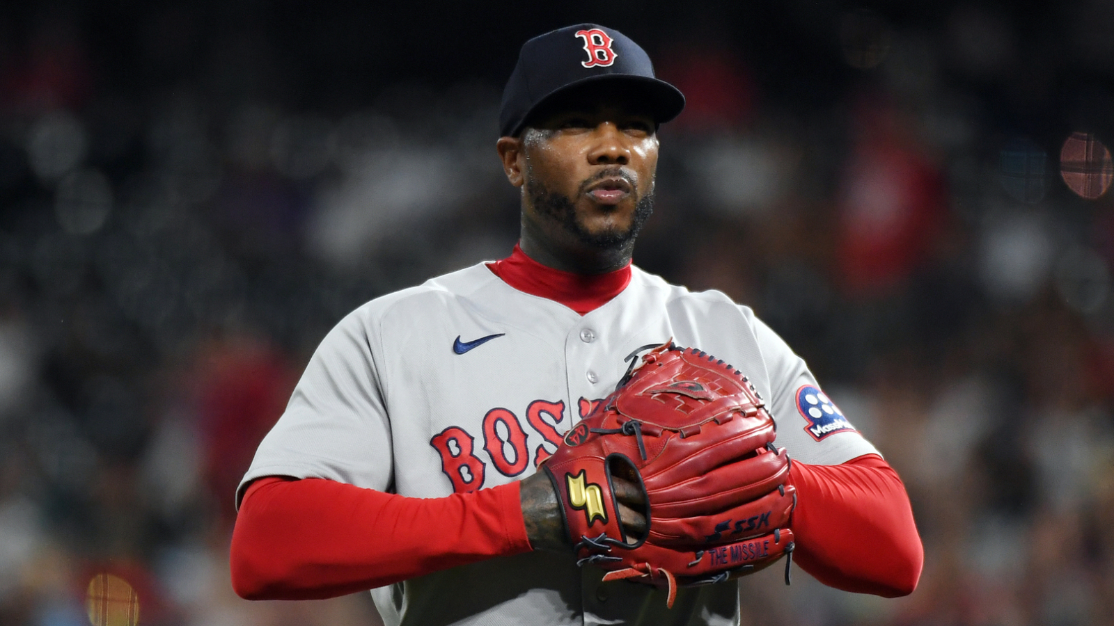 https://www.yardbarker.com/media/8/2/823c973bc2d3a0645e5fa2c730c0edaaa01a96dc/thumb_16x9/report-reveals-red-sox-receive-potential-chapman.jpg?v=1
