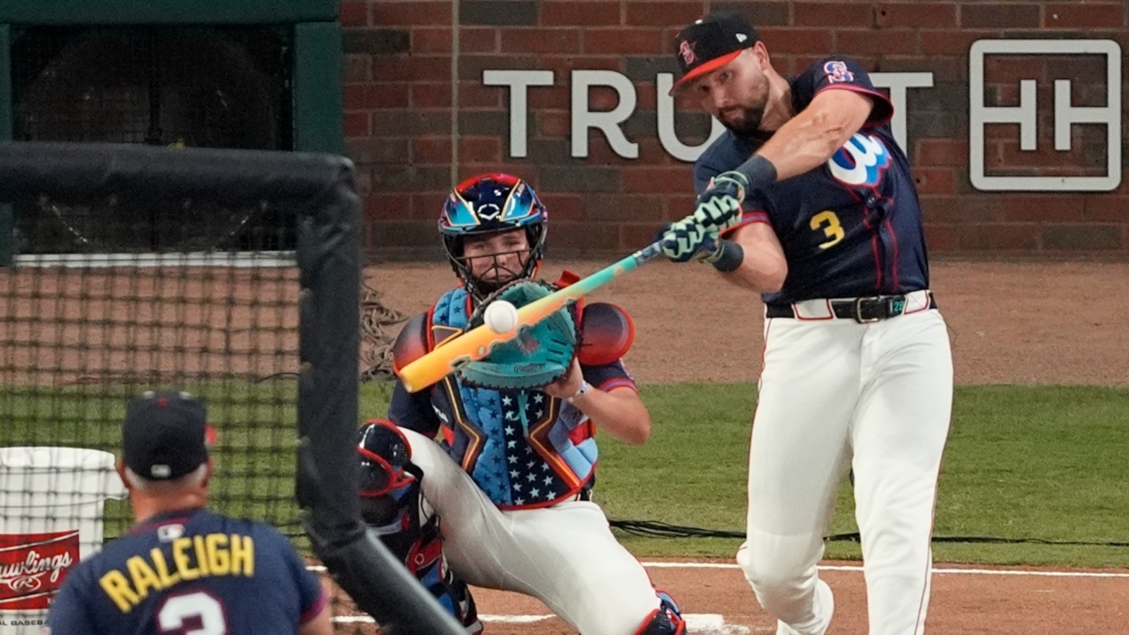 Cal Raleigh puts on show, wins Home Run Derby with dominant semifinal ...
