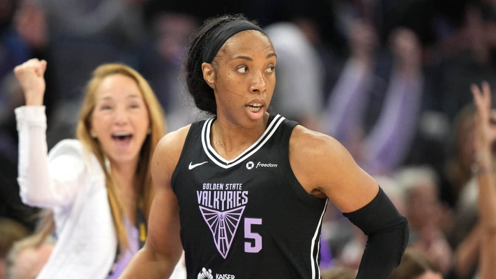 Kayla Thornton helps Valkyries shock Aces in blowout win