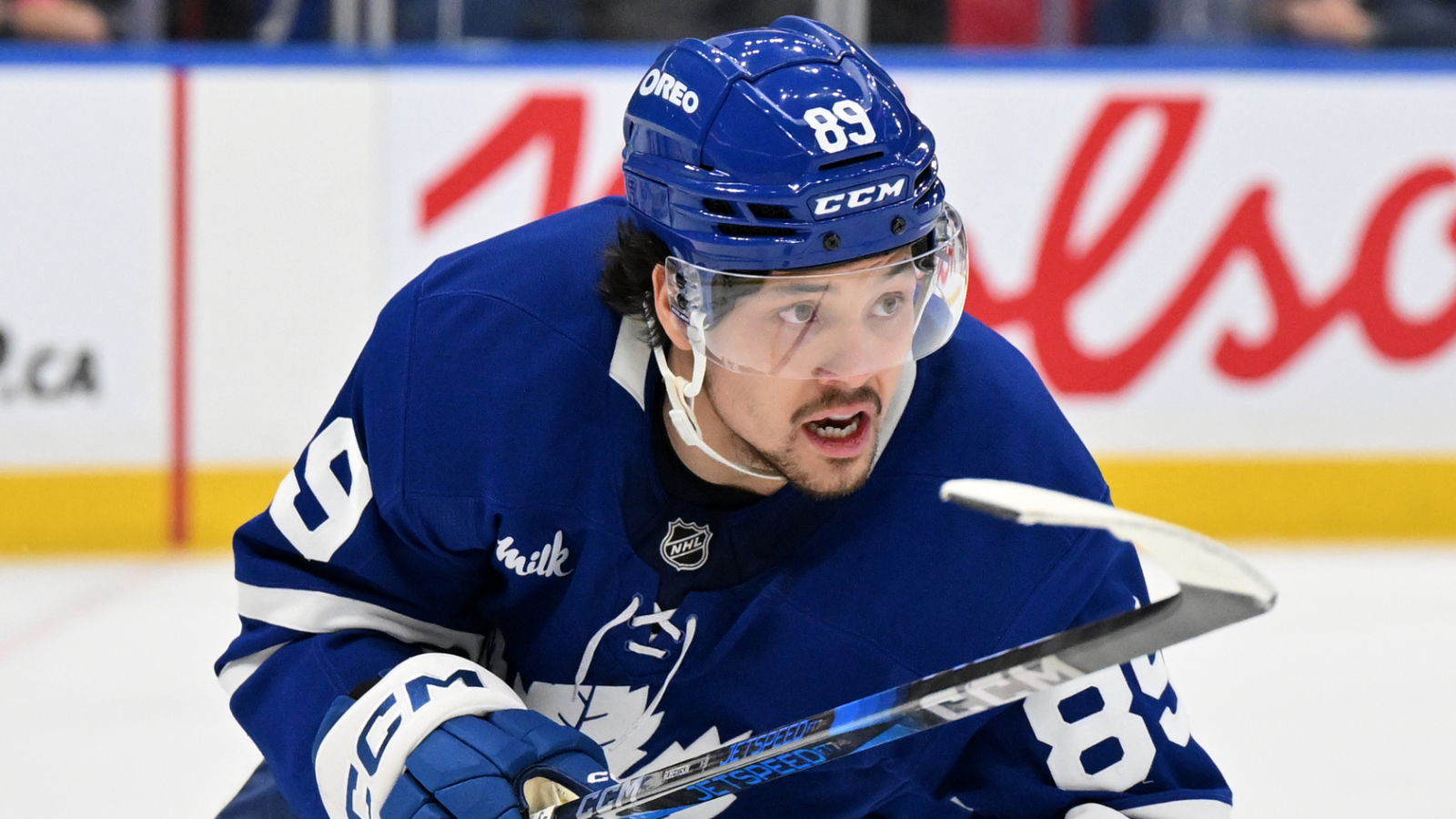 https://www.yardbarker.com/media/8/2/82e4d63e2ad06bda4056867dda2daab5a0d427ac/thumb_16x9/maple-leafs-should-highly-coveted-winger.jpg?v=1