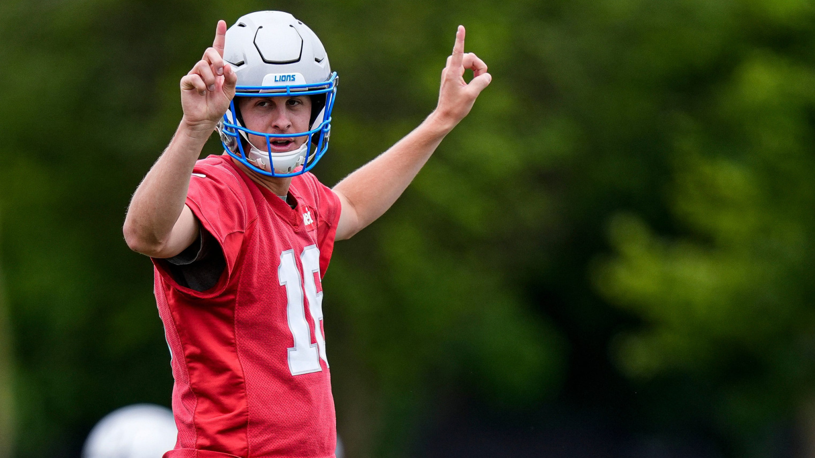 https://www.yardbarker.com/media/8/3/830fa5dd47d4bc9329cac4ed867739425a6eee39/thumb_16x9/lions-jared-goff-headed-career-best-season.jpg?v=1