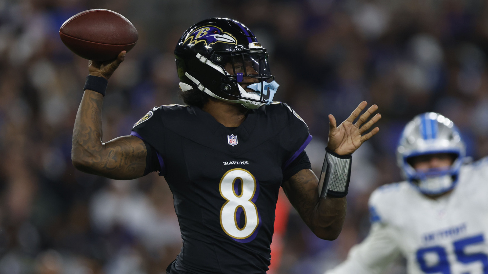 https://www.yardbarker.com/media/8/3/8354362fe2d304a8ff488ba2ed41376665321db7/thumb_16x9/chiefs-star-big-statement-ravens-lamar-jackson.jpg?v=1
