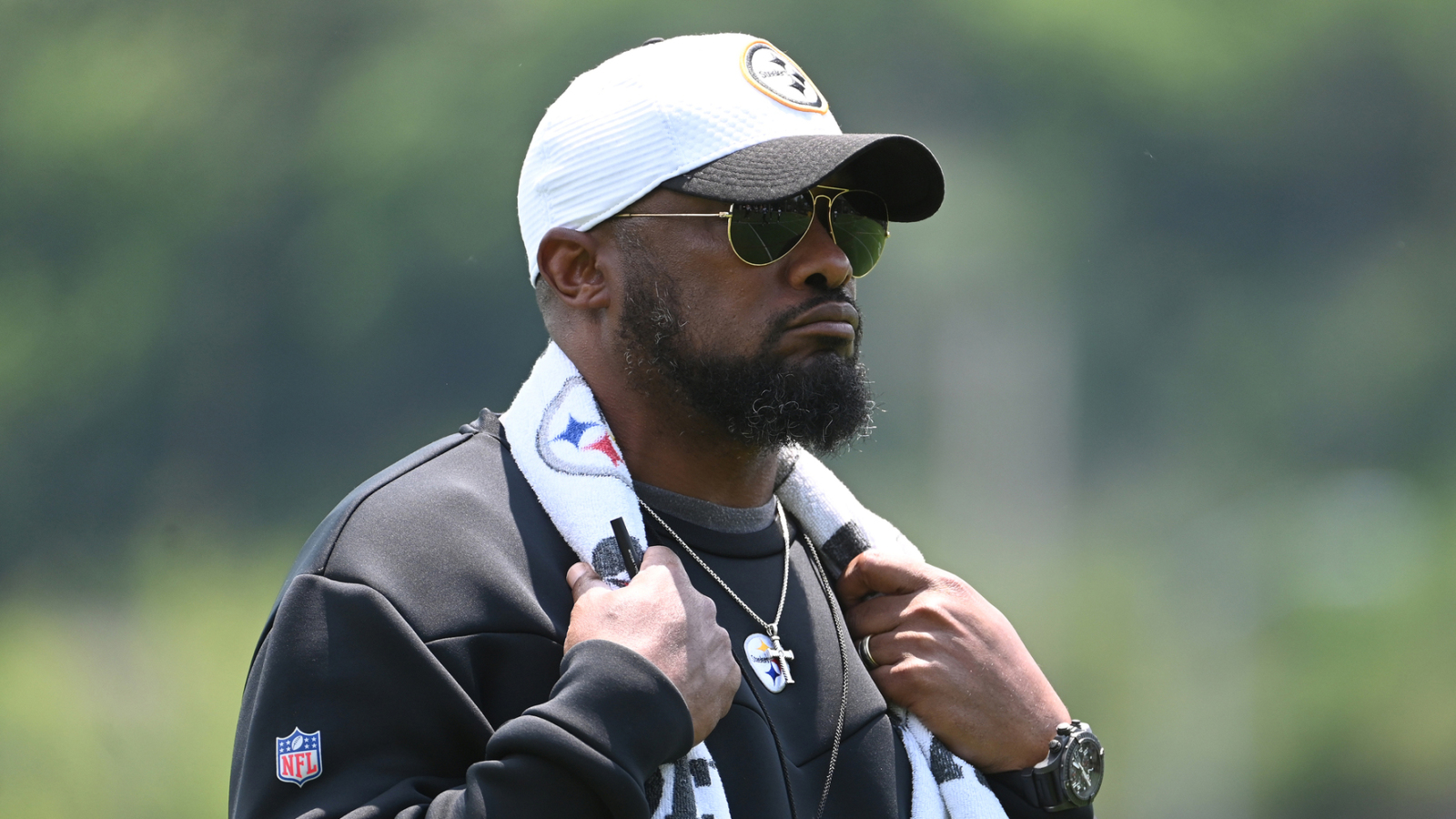 https://www.yardbarker.com/media/8/3/835f59b249a33aef49804c6636250bfc149505d1/thumb_16x9/steelers-mike-tomlin-operating-on-year-year.jpg?v=1