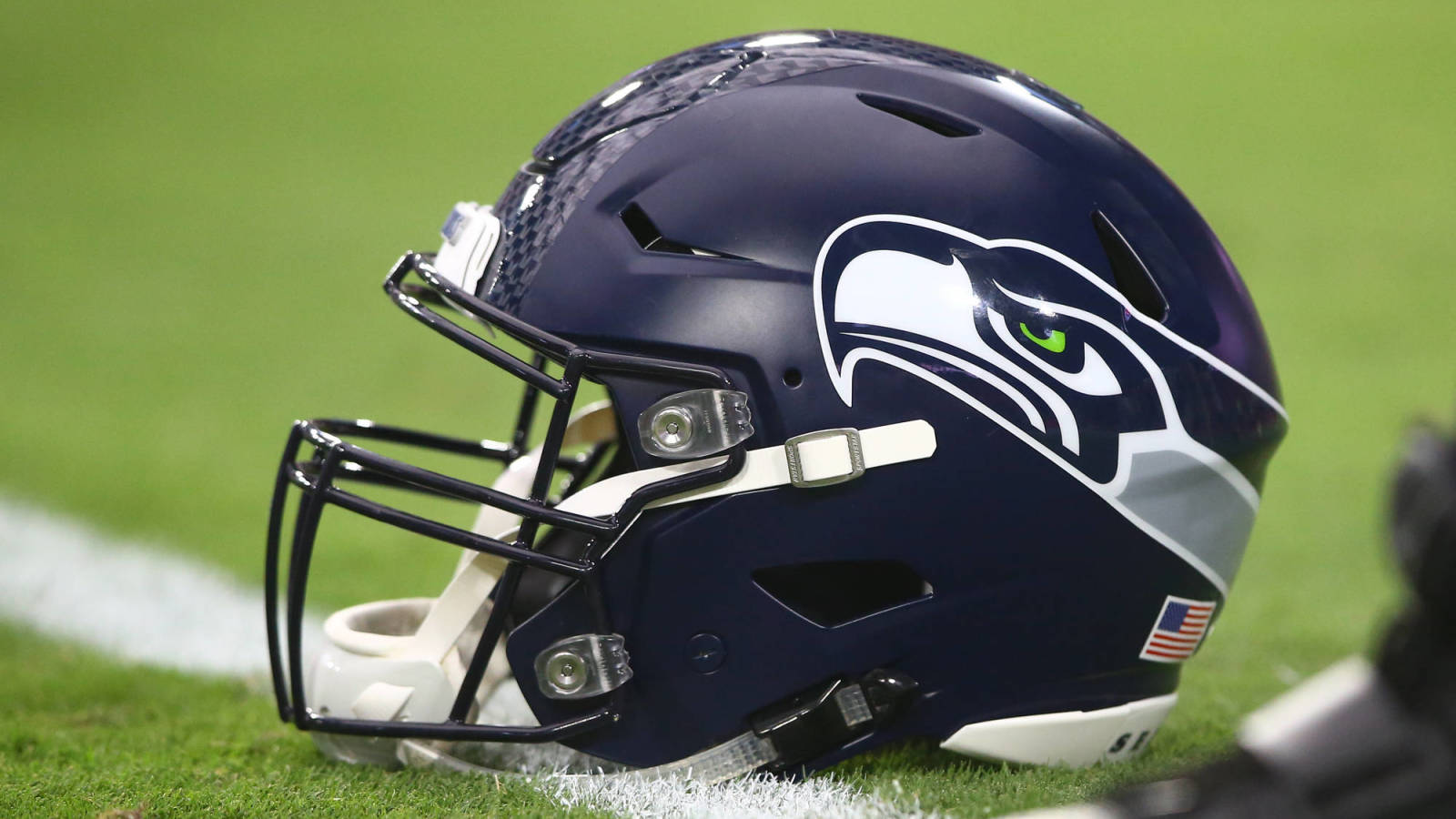 Seahawks’ Darrell Taylor carted off subject in scary scene