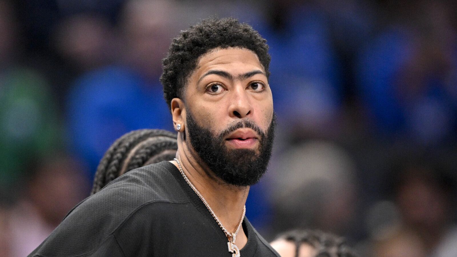 https://www.yardbarker.com/media/8/3/838fd4171a6880ecae4b4902f3b540ba3f9551df/thumb_16x9/knicks-interest-mavericks-anthony-davis.jpg?v=1