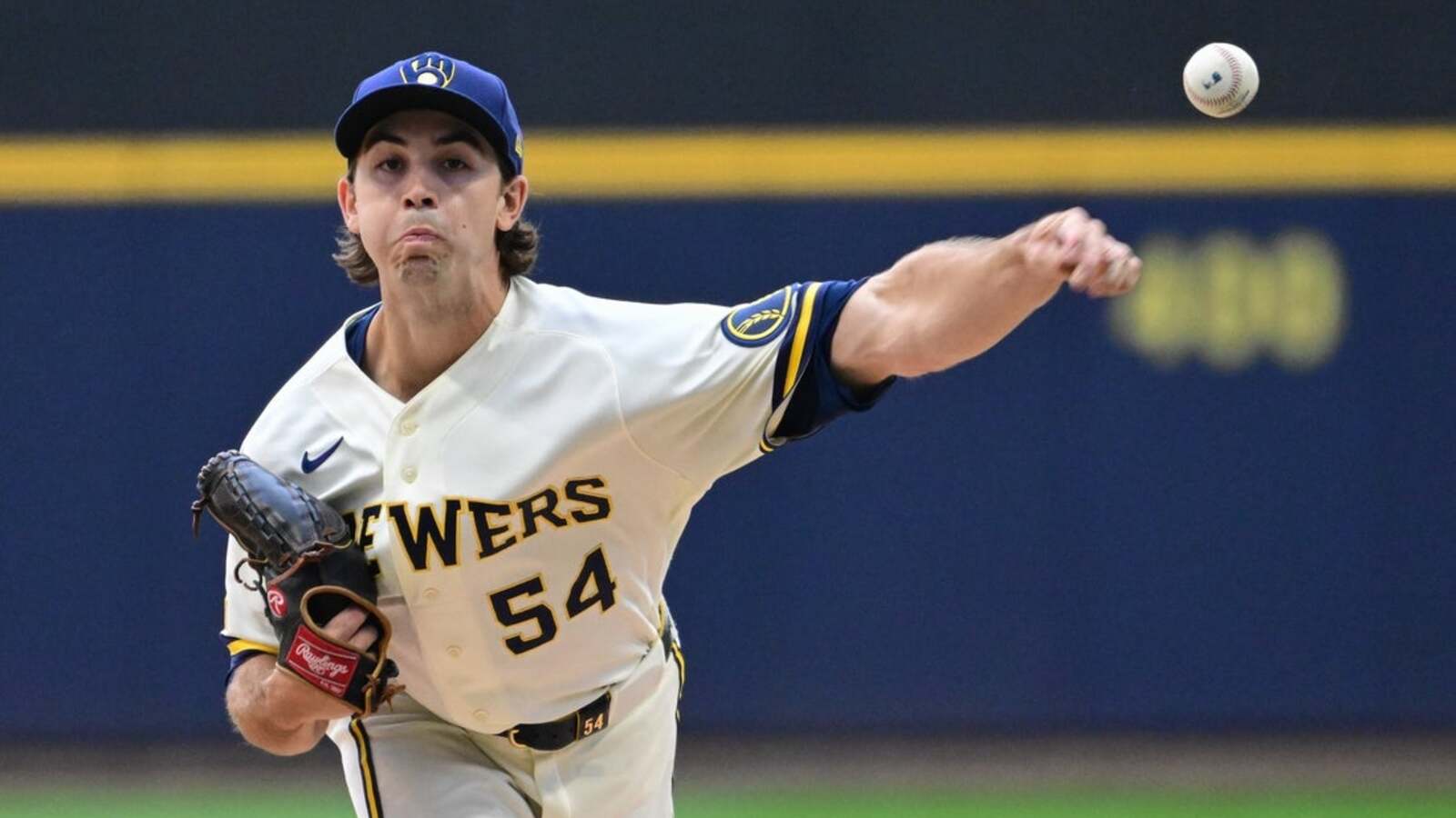 Brewers Face Cubs in Key NL Central Series Opener