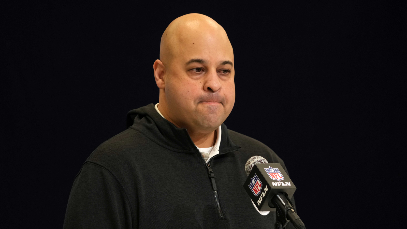 https://www.yardbarker.com/media/8/3/83ac0e94d0c82fb3989e19f1140ee769badd44d3/thumb_16x9/feb-25-2025-indianapolis-usa-pittsburgh-steelers.jpg?v=1