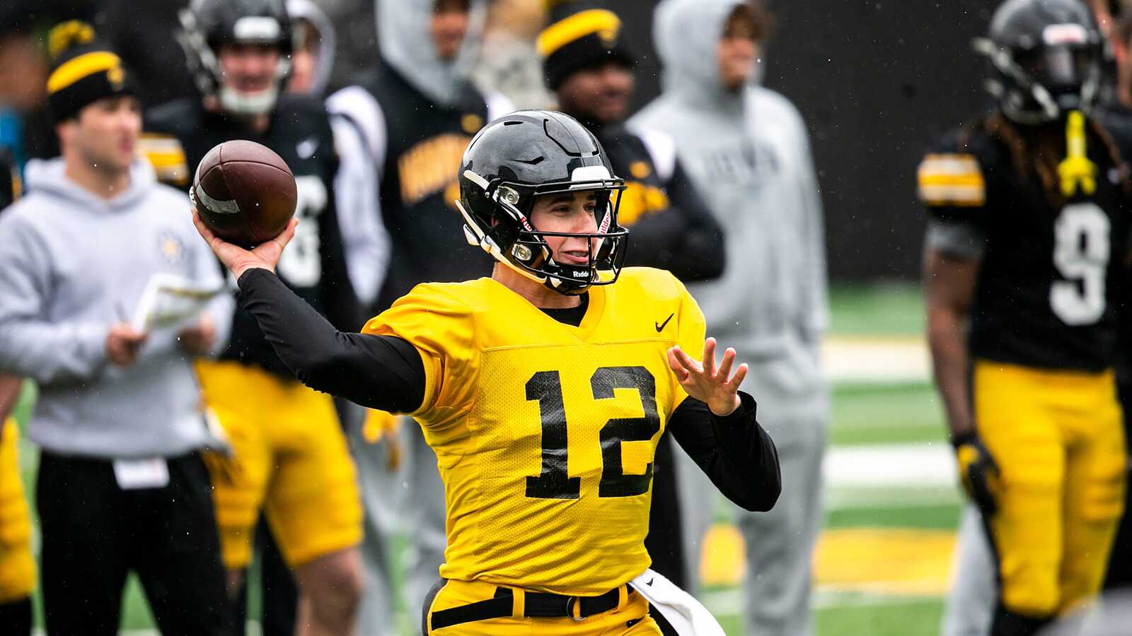 NCAAF Top 25 futures Iowa Hawkeyes seeking more offense Yardbarker