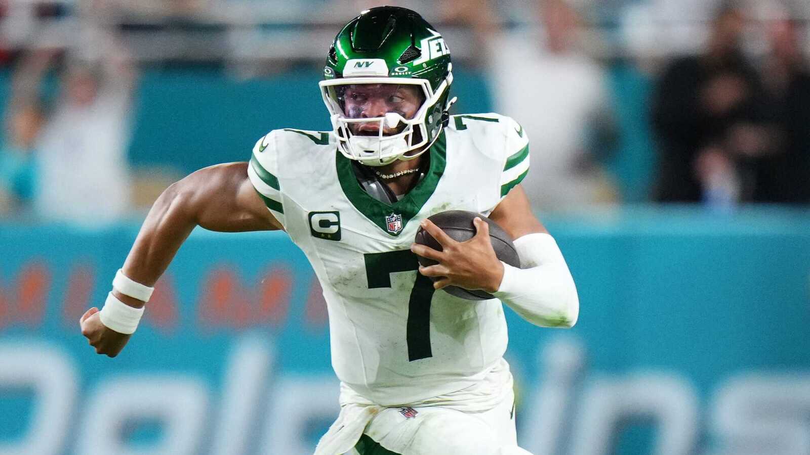 https://www.yardbarker.com/media/8/3/83d270588b3197ce197a61b85bfc01a2dfbf1684/thumb_16x9/justin-fields-confident-0-4-jets-turn-things.jpg?v=1