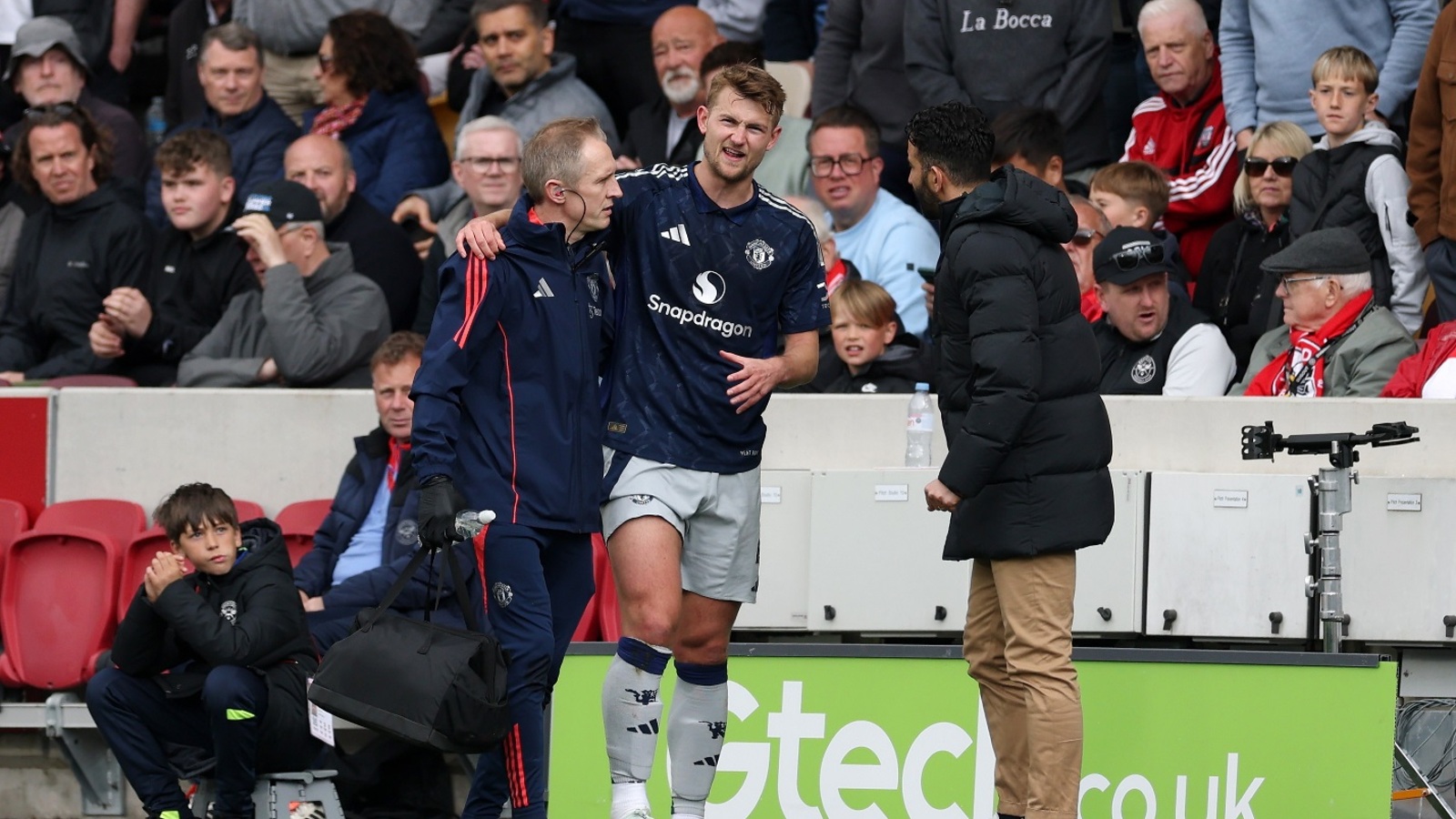 https://www.yardbarker.com/media/8/3/83d3f94d24c32fde51c508f4c4ce732fe83cf61f/thumb_16x9/brentford-fc-v-manchester-united-fc-premier-league-2.jpg