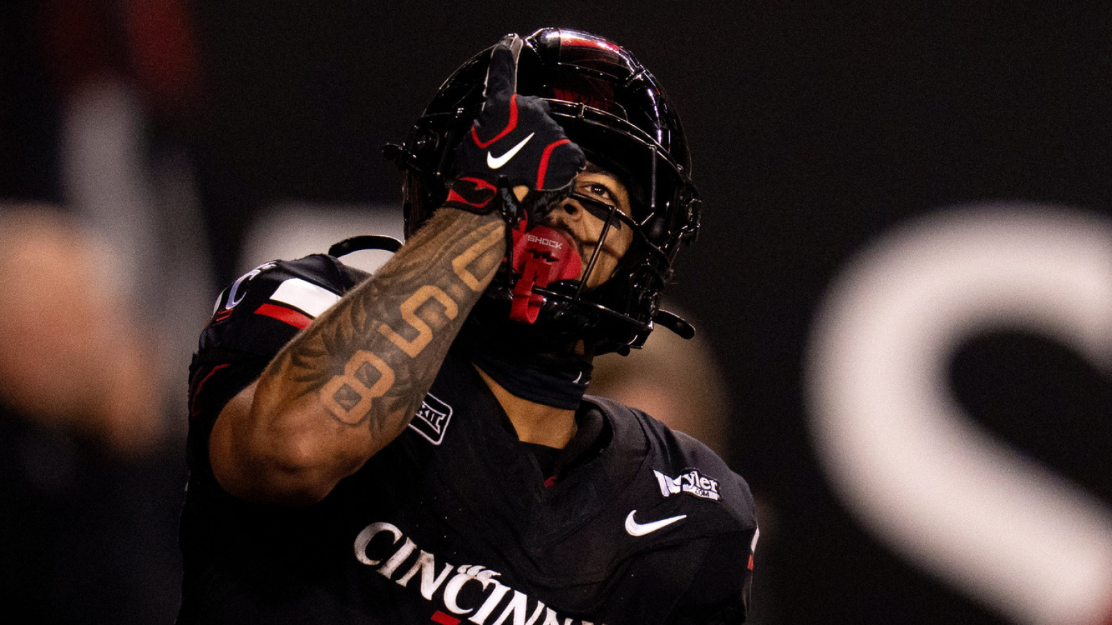Cincinnati stuns Texas Tech to end Red Raiders' unbeaten season ...
