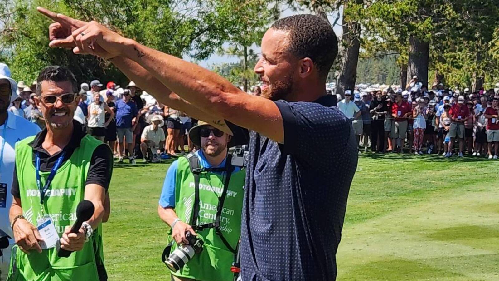 Steph Curry adds new trophy courtesy of golf game Yardbarker