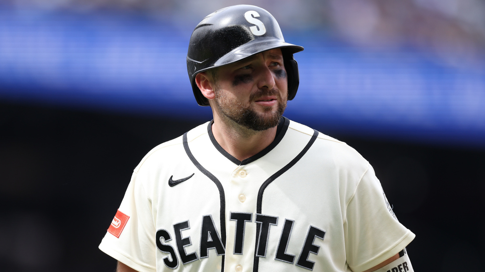 Cal Raleigh Shines with Three Home Runs in Mariners' Victory