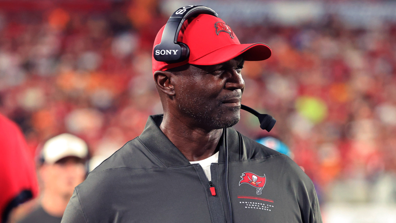 https://www.yardbarker.com/media/8/4/84dbd02878e6fe3e22637bb7d16beb498ff2a79b/thumb_16x9/bucs-todd-bowles-move-game-vs-cowboys.jpg?v=1