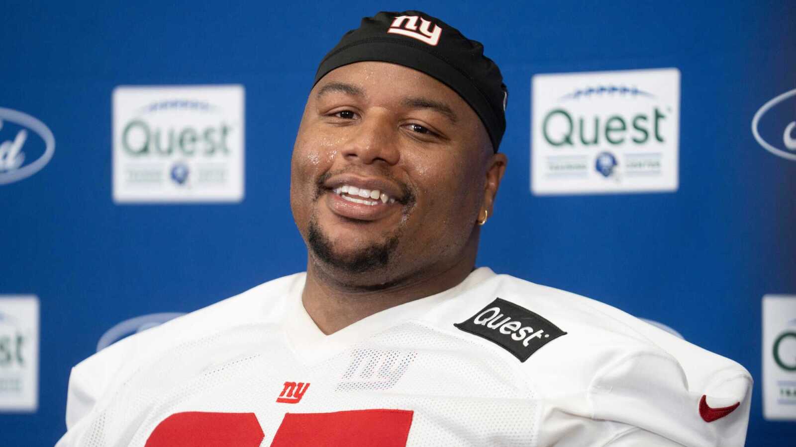 https://www.yardbarker.com/media/8/5/85305d02e0310ea000f5af673b808b4c386f1728/thumb_16x9/nfl-insider-predicts-giants-lawrence-trade.jpg?v=1
