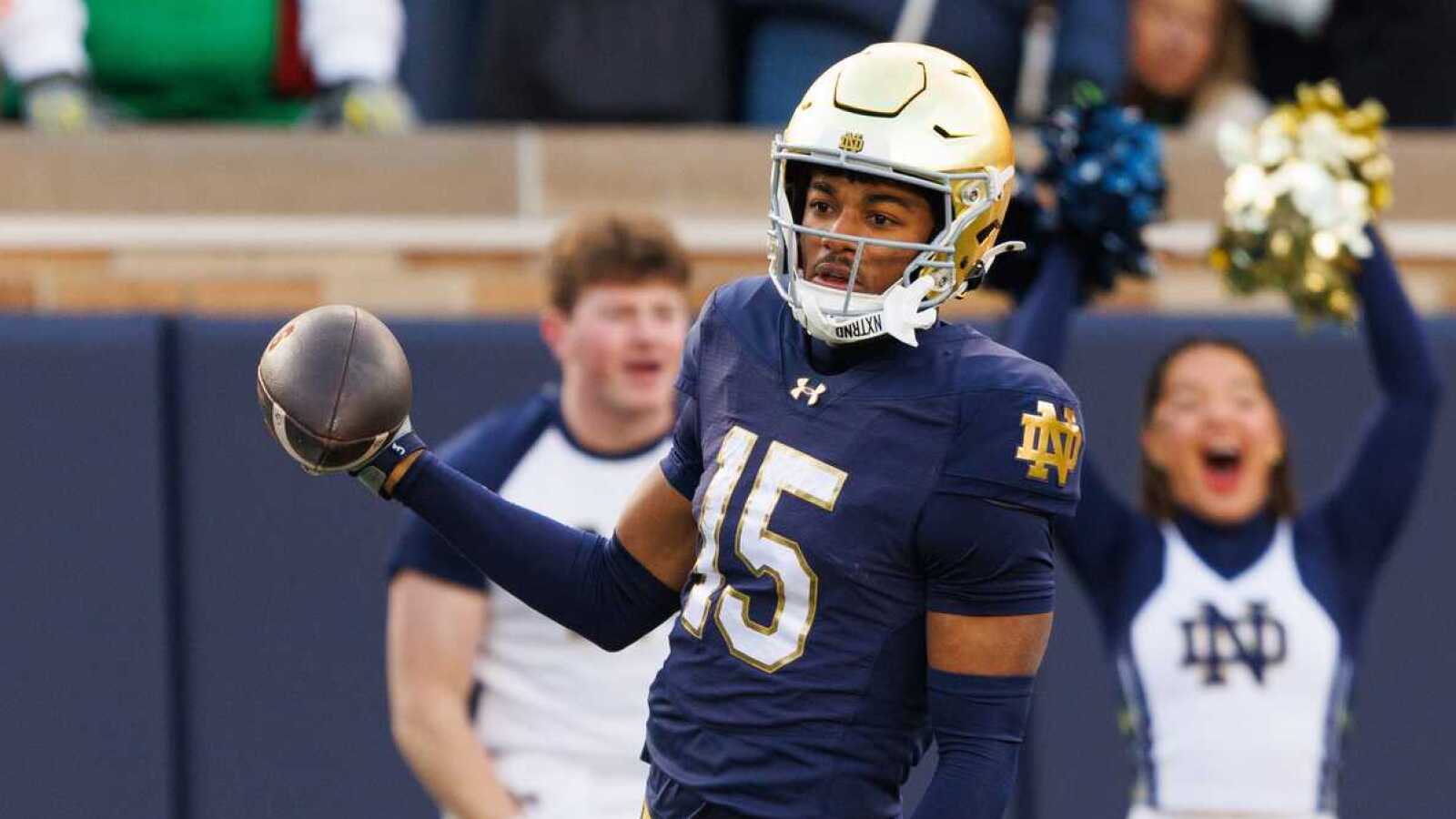 https://www.yardbarker.com/media/8/5/8548eace75cb5b7b87933b91ecb8b4e0c62c2441/thumb_16x9/potential-return-american-leonard-moore-would.jpg?v=1