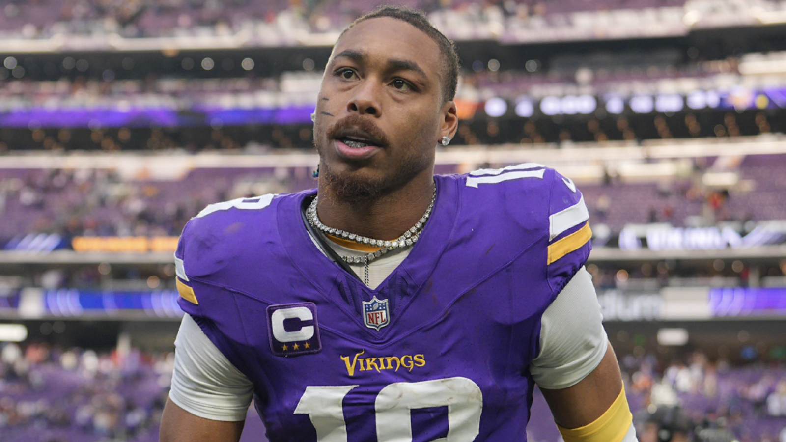 https://www.yardbarker.com/media/8/5/85c01495e8c13156719678f56bcdb3e7dc6328ae/thumb_16x9/minnesota-vikings-wide-receiver-justin-jefferson.png?v=1